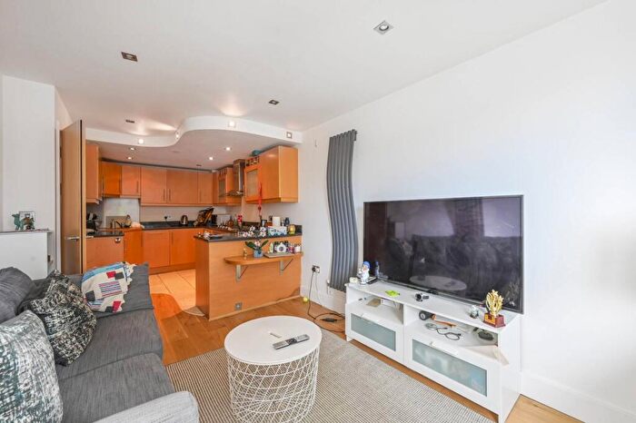 1 Bedroom Flat For Sale In Millharbour, Canary Wharf, London, E14