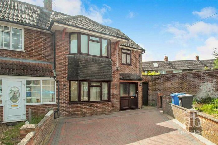 3 Bedroom End Of Terrace House To Rent In Flint Close, Ipswich, IP2