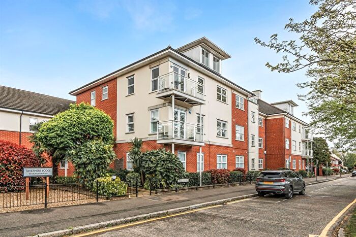 3 Bedroom Flat For Sale In Cockfosters Road, Barnet, EN4
