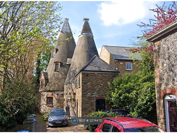 2 Bedroom Maisonette To Rent In Park Road, Faversham, ME13