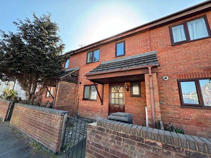 4 Bedroom Terraced House To Rent In Courtsknap Court, Birch Street, Swindon, SN1