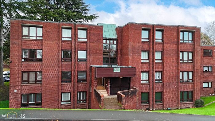 2 Bedroom Flat For Sale In Woodfield Close, Sutton Coldfield, West Midlands, B74