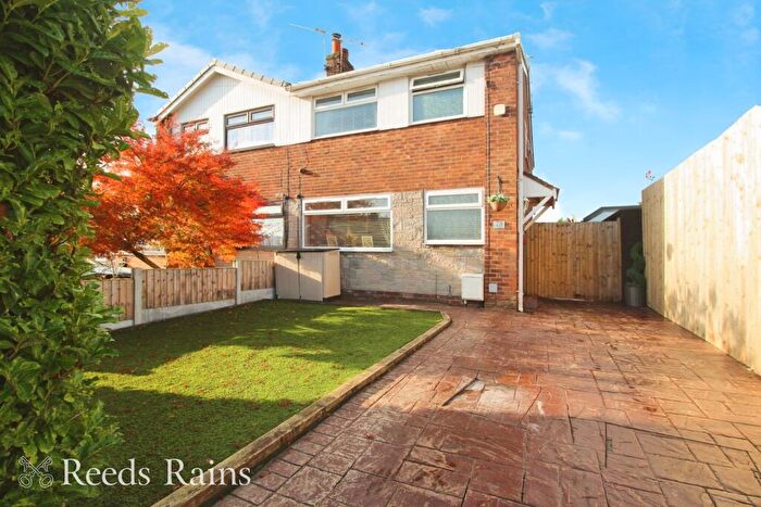 3 Bedroom Semi Detached House For Sale In Montcliffe Road, Chorley, Lancashire, PR6
