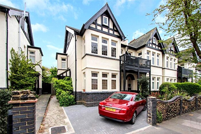 2 Bedroom Apartment To Rent In Grand Drive, Leigh-on-Sea, Essex, SS9