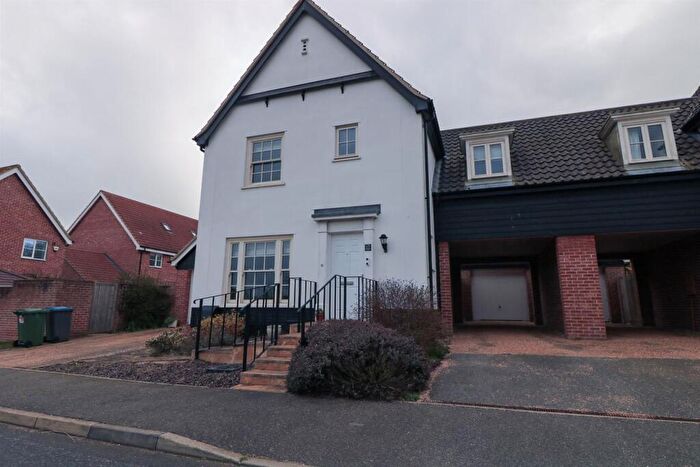 3 Bedroom Link Detached House For Sale In Beech Road, Saxmundham, IP17