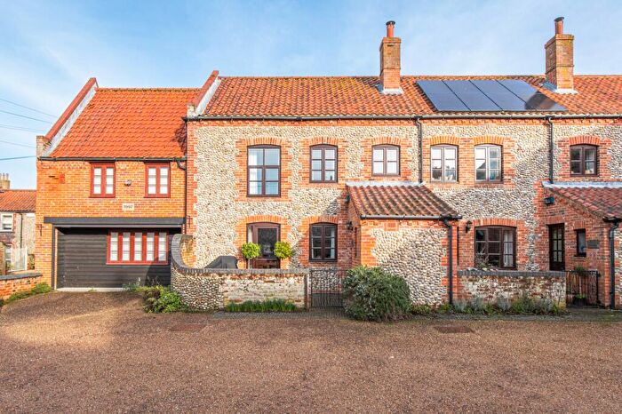 3 Bedroom Terraced House For Sale In The Old Maltings, High Street, NR25