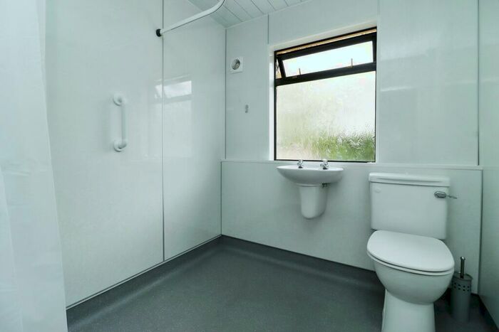 2 Bedroom Flat To Rent In Beveridge Street, Dunfermline, Fife, KY11
