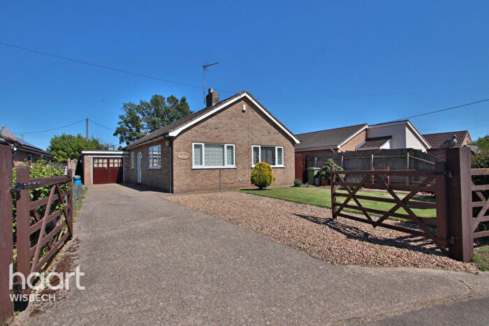 3 Bedroom Detached Bungalow For Sale In Colletts Bridge Lane, Elm, PE14