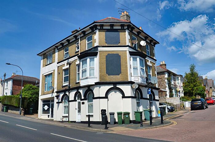 1 Bedroom Flat For Sale In Central Ryde, PO33