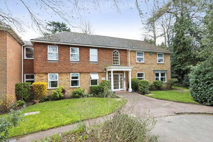 2 Bedroom Retirement Property For Sale In Fairlawn, Weybridge, KT13