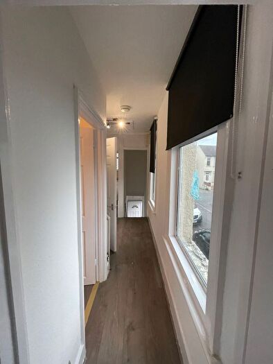 3 Bedroom Flat To Rent In Kashgar Road, London, SE18