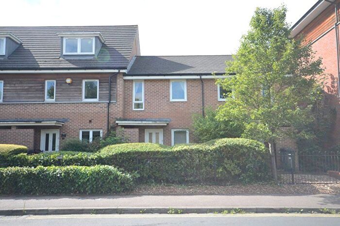 2 Bedroom Terraced House To Rent In Amersham Road, Caversham, Reading, RG4