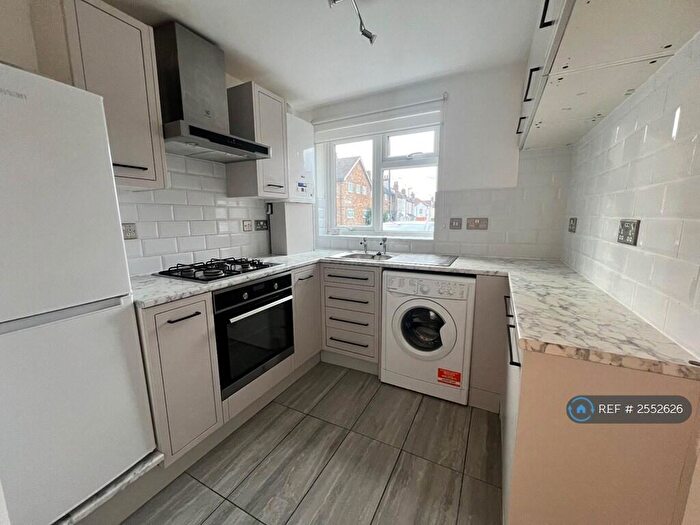 2 Bedroom Flat To Rent In Plumstead, London, SE18