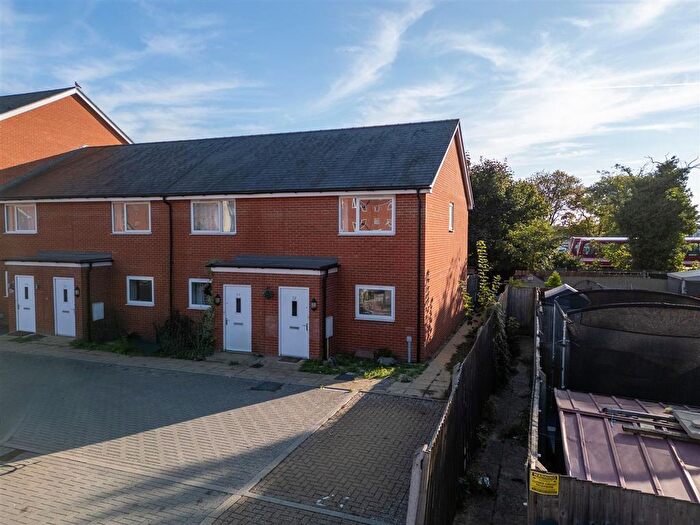 2 Bedroom Property For Sale In Boldison Close, Aylesbury, HP19