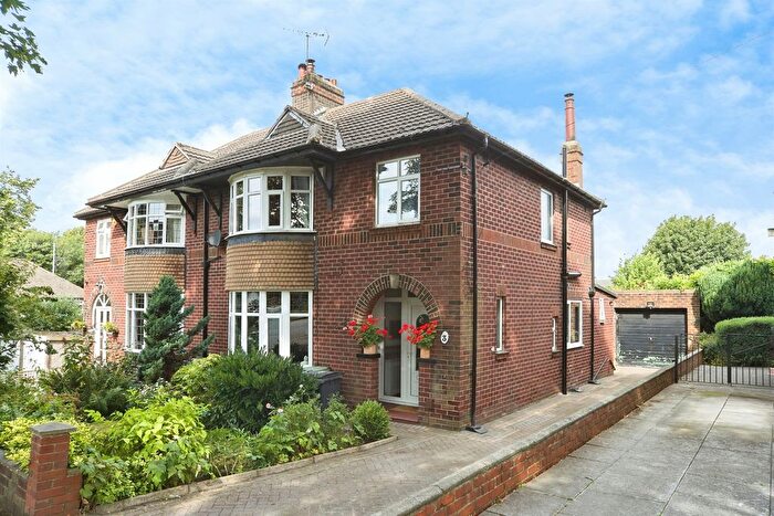3 Bedroom Semi-Detached House For Sale In Sunnyridge Avenue, Pudsey, LS28