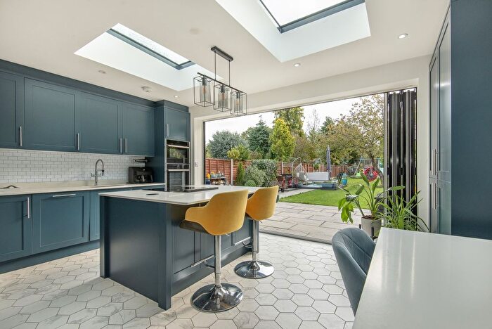 4 Bedroom Semi-Detached House To Rent In Curtis Road, Hounslow, TW4