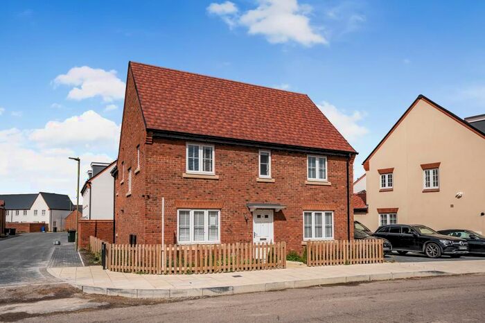 5 Bedroom Detached House To Rent In Taunton Road, Bicester, OX26