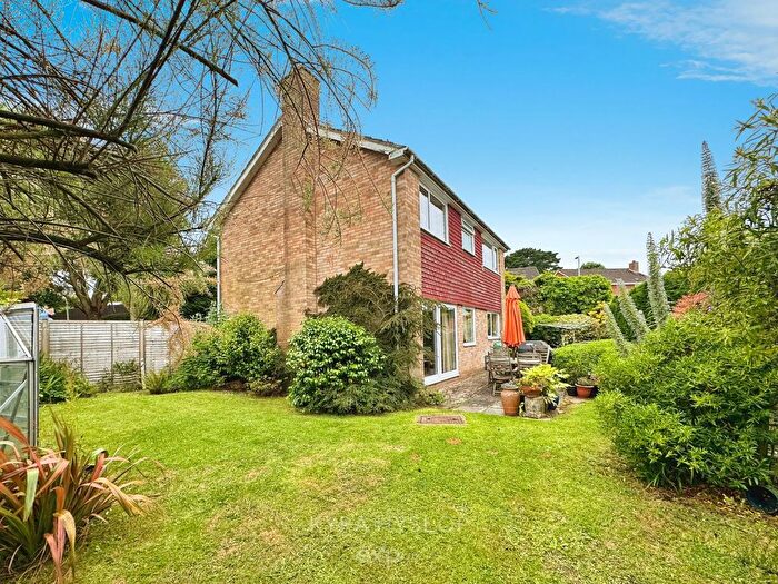 4 Bedroom Detached House For Sale In Collins Road, Exeter, EX4