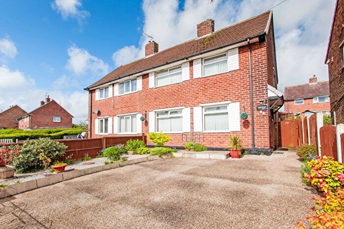 3 Bedroom Semi Detached House For Sale In Recreation Road, Shirebrook, NG20