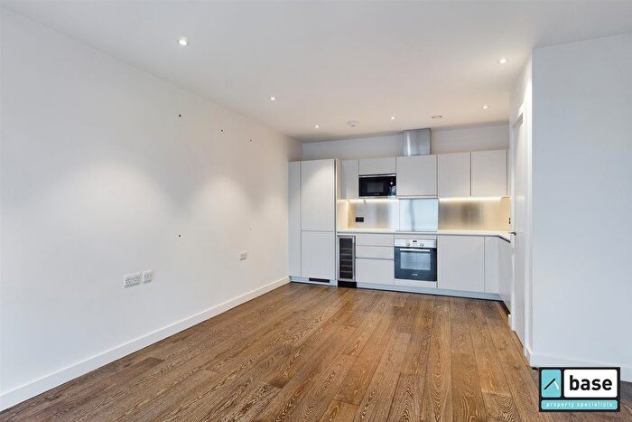 2 Bedroom Flat To Rent In Alderside Apartments, Salusbury Road, London, NW6