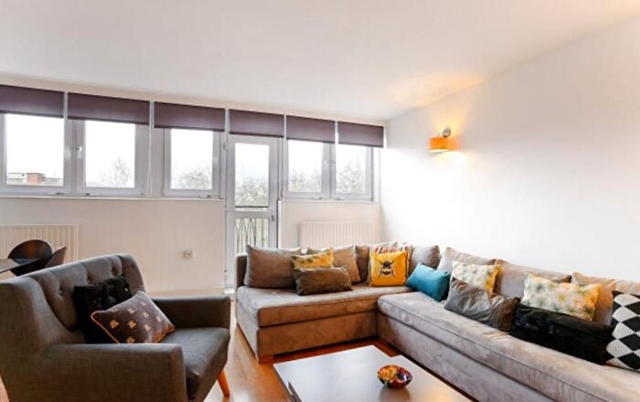 2 Bedroom Flat To Rent In Park Road, St John's Wood, London, NW8