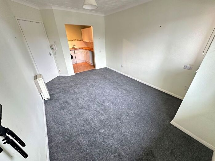 1 Bedroom Flat For Sale In Flat Norton Court, High Street South, Dunstable, Bedfordshire, LU6