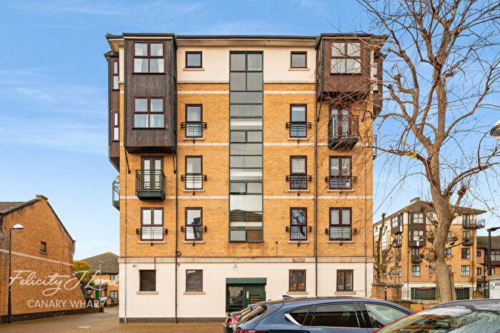 2 Bedroom Apartment For Sale In Westmoreland House, Gatcombe Road, London, E16