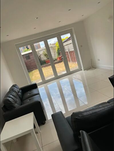 4 Bedroom Terraced House To Rent In Fountain Road, London, SW17