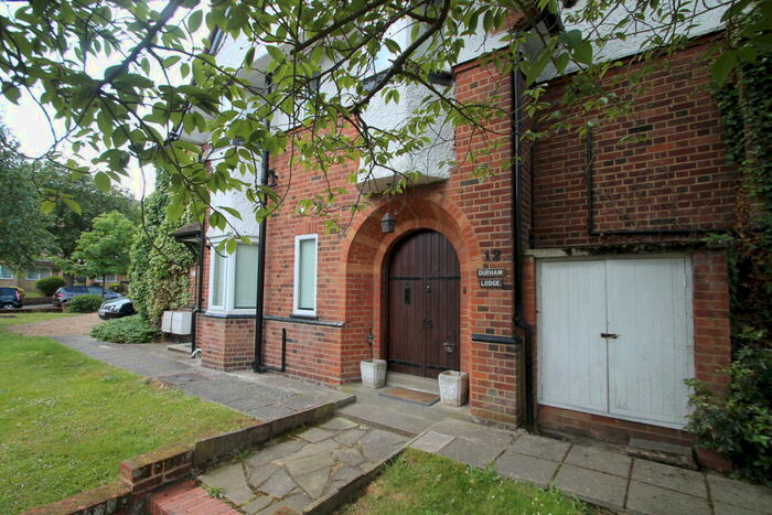 1 Bedroom Flat To Rent In Durham Avenue, Bromley, BR2