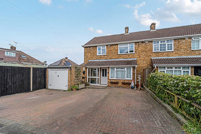 3 Bedroom Semi-Detached House For Sale In Woodlands Close, Swanley, Kent, BR8