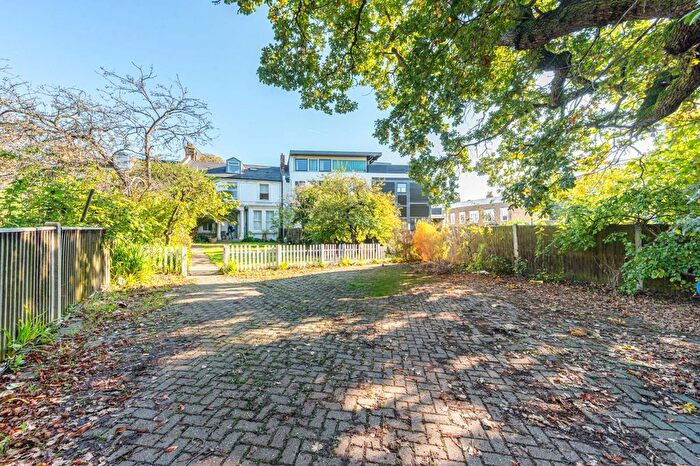 7 Bedroom Terraced House For Sale In Lordship Lane, East Dulwich, London, SE22