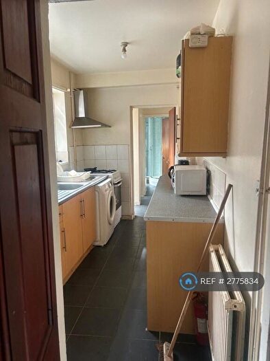 3 Bedroom Terraced House To Rent In Tudor Road, Leicester, LE3
