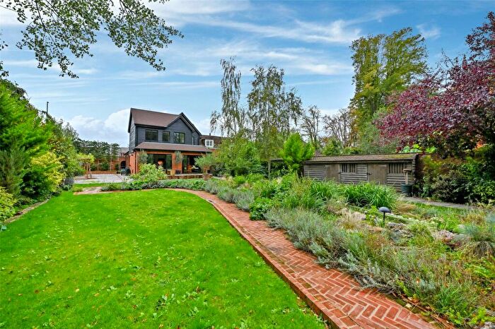 3 Bedroom Detached House To Rent In Maidenhead Road, Windsor, Berkshire, SL4