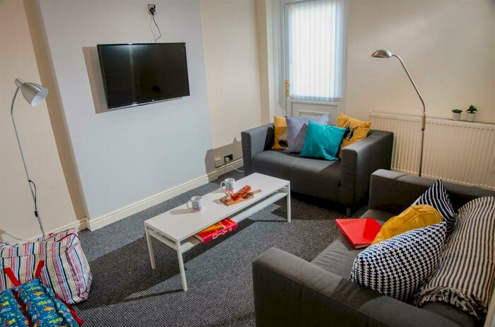 3 Bedroom Private Hall To Rent In Gregson Road, Lancaster, LA1