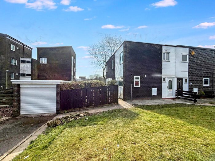 4 Bedroom Semi Detached House To Rent In Van Mildert Close, Peterlee, Durham, SR8