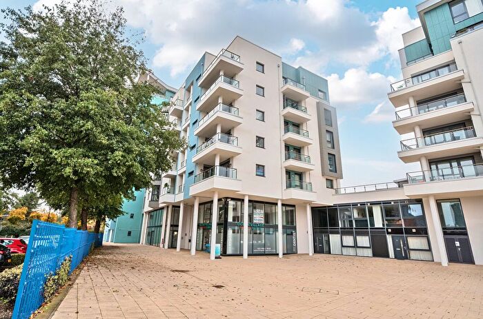 2 Bedroom Flat For Sale In Ocean Way, Ocean Village, Southampton, Hampshire, SO14