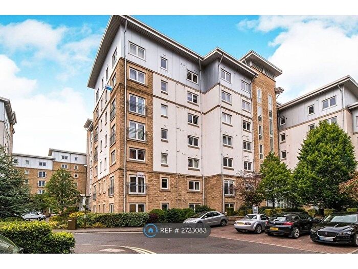 2 Bedroom Flat To Rent In Pilrig Heights, Edinburgh, EH6