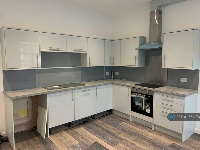 3 Bedroom Flat To Rent In Lower High Street, Stourbridge, DY8