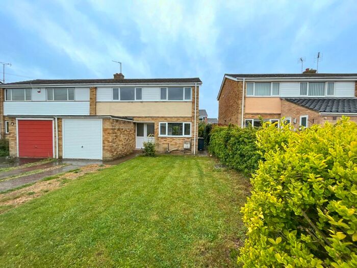 3 Bedroom Semi-Detached House To Rent In Holford Road, Witney, Oxfordshire, OX28