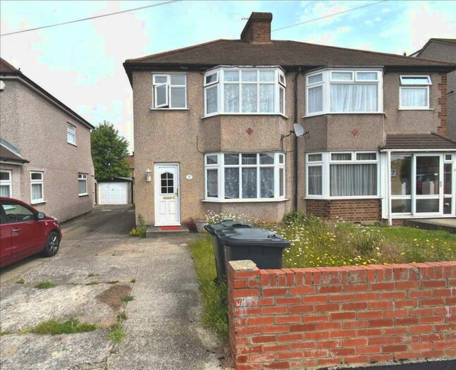 3 Bedroom House To Rent In Fleet Road, Dartford, DA2