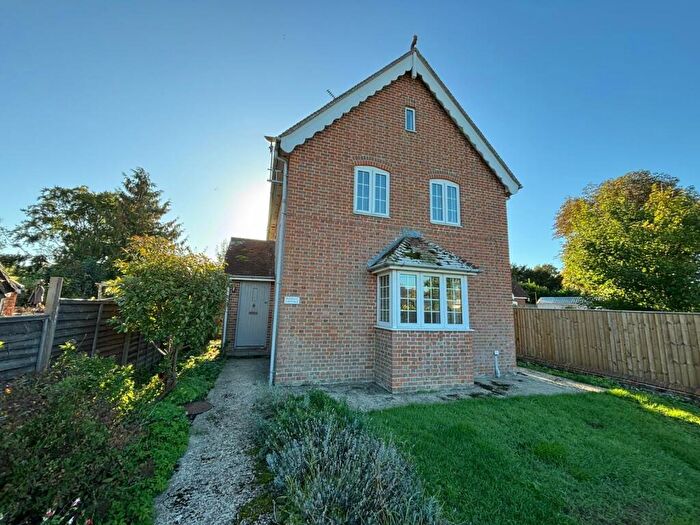 4 Bedroom Detached House To Rent In Basingstoke Road, Old Alresford, Alresford, Hampshire, SO24