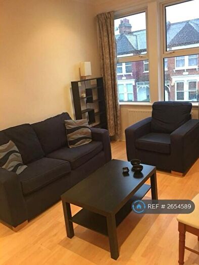 2 Bedroom Flat To Rent In Mannock Road, London, N22