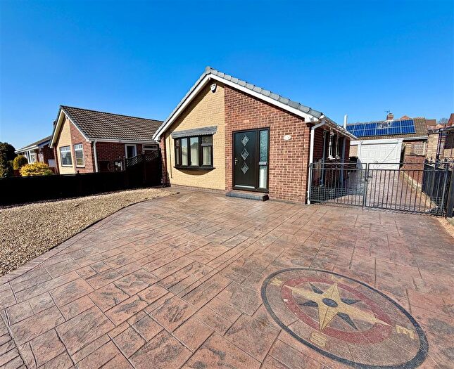 2 Bedroom Detached Bungalow For Sale In Sandgate Drive, Kippax, Leeds, LS25