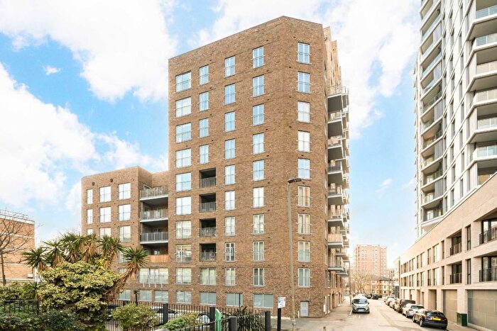 2 Bedroom Flat To Rent In York Road, Battersea, SW11