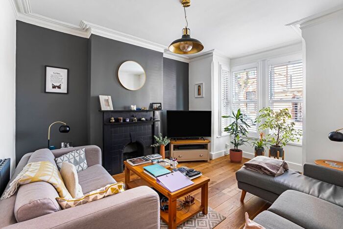 3 Bedroom Semi-Detached House To Rent In St. Johns Road, Westcliff-On-Sea, SS0