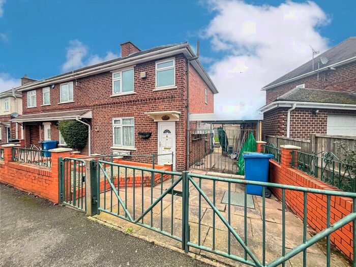 3 Bedroom Semi-Detached House To Rent In Halford Street, Tamworth, Staffordshire, B79