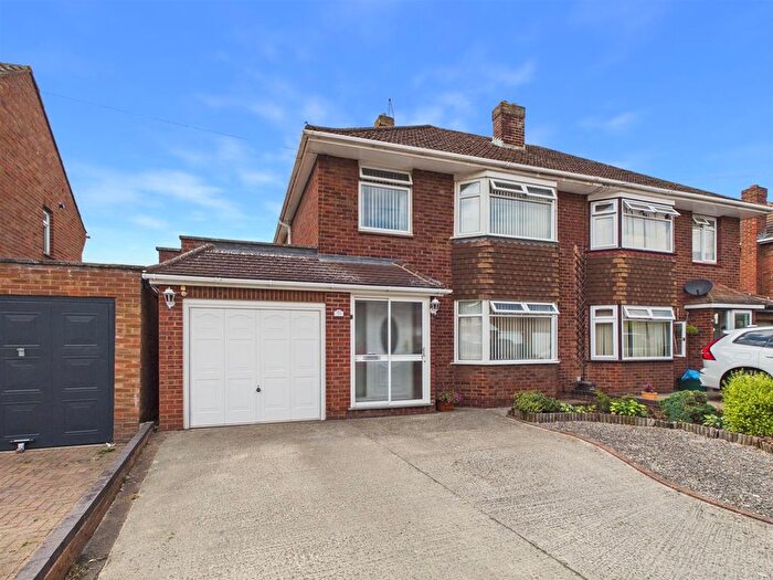 3 Bedroom Semi Detached House For Sale In Lavington Drive, Longlevens, Gloucester, GL2
