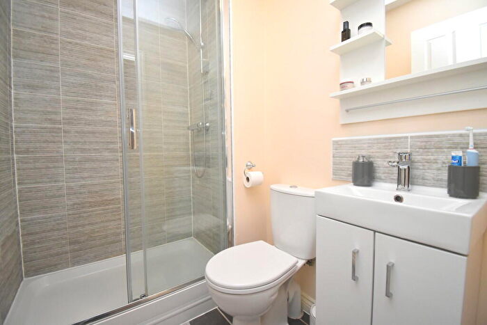 2 Bedroom Apartment For Sale In Venus Avenue, Biggleswade, SG18