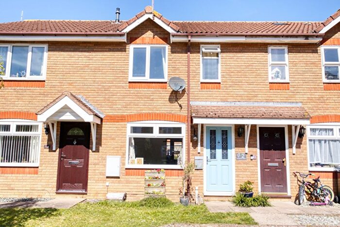 2 Bedroom Terraced House For Sale In Hawfinch Close, Covingham, SN3