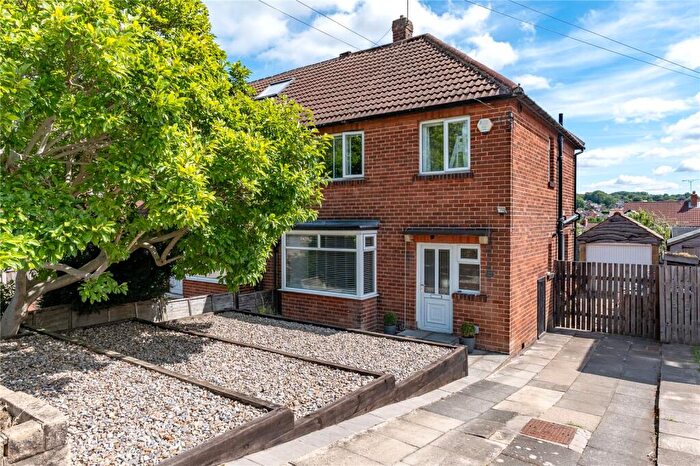 3 Bedroom Semi-Detached House For Sale In Brownberrie Drive, Horsforth, Leeds, LS18